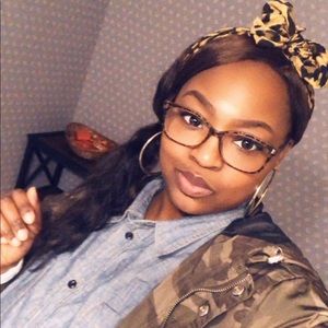 Meet your Posher, Erica